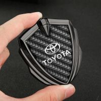 Toyota โลหะ3D สติกเกอร์รถและโลโก้รถตกแต่งผลิตภัณฑ์การปรับเปลี่ยนการระเบิดสำหรับ Toyota Camry Chr Corolla Rav4 Yaris Prius Vios