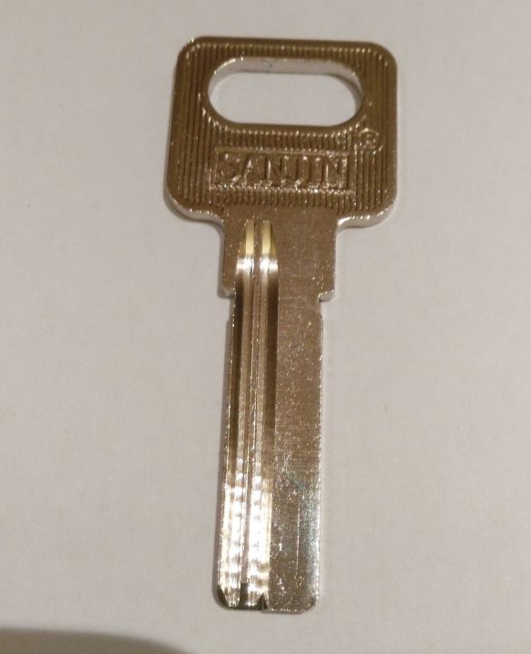 ช่างทำกุญแจ-b072-keymaster-ทองเหลืองบ้านประตูบ้านกุญแจช่องว่างกุญแจที่ว่างเปล่า