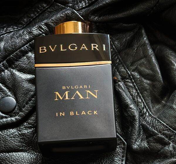 Bvlgari Man in Black Cologne 100ml Iris and Tuberose base notes are