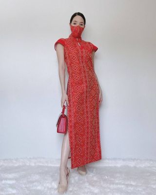 ต้อนรับเทศกาลตรุษจีนด้วยชุดเดรสกี่เผ้า ผ้าทอไทยแพรวา