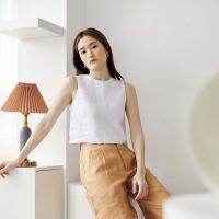 SUUBE Official LALA CROPPED TOP - Off White(ขาวออฟไวท์)เสื้อครอปแขนกุด กระดุมหลัง ผ้าลินินแท้ เย็บกลับทั้งตัวแบบซ่อนตะเข็บ