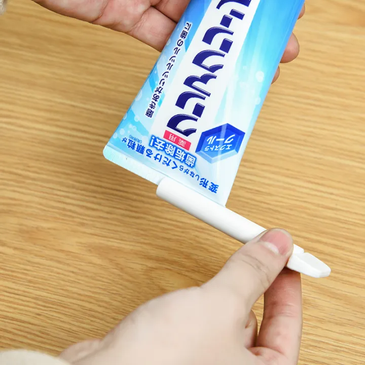 Japan toothpaste squeezer lazy people squeeze toothpaste artifact children squeeze sample facial