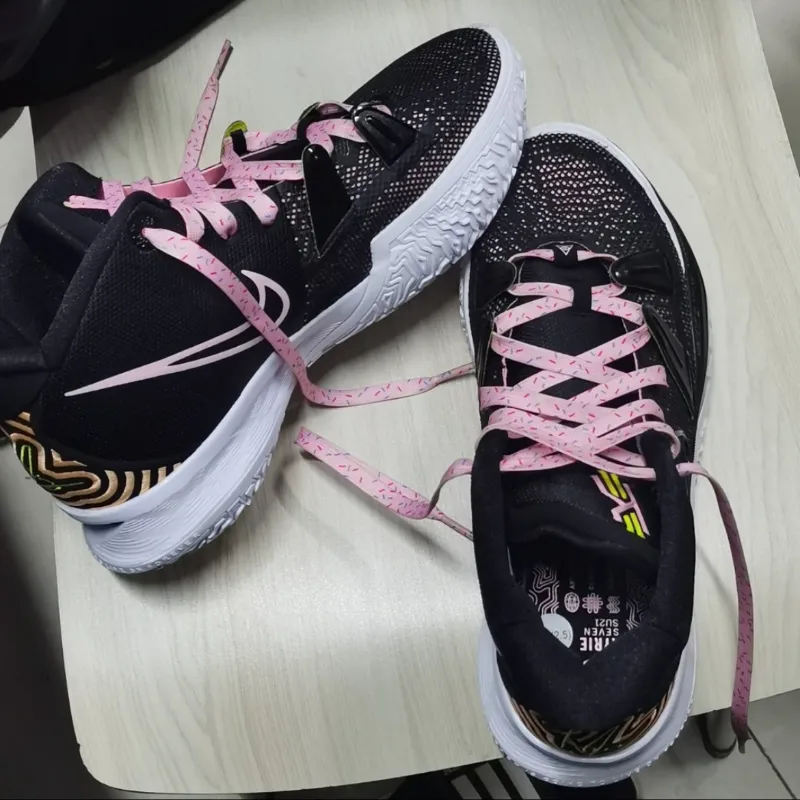 驚きの価格が実現！ 7 KYRIE 美品✳︎NIKE PINK' 'BLACK EP スニーカー