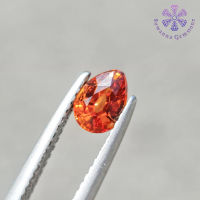 พลอยสเปคซาไทน์ 0.92  ct. (Natural Spessartite) สีส้ม สีสวย รูปร่างหยดน้ำ พลอยดิบไม่มีการเผา ภายในเนื้อพลอยมีตำหนิเล็กน้อย ประกายเล่นไฟค่อนข้างดี