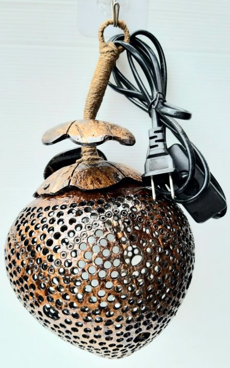 โคมไฟกะลา-เส้นรอบวง-45-ซม-รูปผลไม้เชอรี่-ทำด้วยกะลามะพร้าว-งาน-handmade-จากภูมิปัญญาชาวบ้าน-สำหรับประดับตกแต่ง