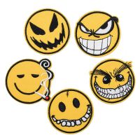 Little Yellow Face Embroidery Patches Iron-On Transfer For Clothing DIY T-Shirts /Jacket /Backpack Stickers Smiling Face Patches Haberdashery