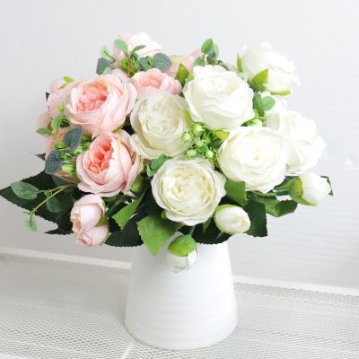 [AYIQ Flower Shop] ที่มีคุณภาพสูงดอกไม้ประดิษฐ์ดอกโบตั๋นสีขาวสีชมพูกุหลาบช่อหน้างานแต่งงานตกแต่งดอกไม้ปลอมหัตถกรรมห้องนั่งเล่นจัด