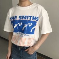 เสื้อเสื้อยืดแฟชั่นพิมพ์ลายตัวหนังสือ Smith ฤดูร้อน Ins Vintgae เสื้อฮาราจูกุอัลซางเสื้อพังค์สีขาวทรงหลวมเสื้อยืดขนาดใหญ่พิเศษสำหรับผู้หญิง