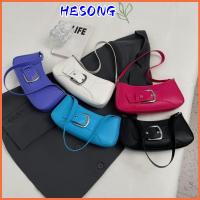 HESONG กระเป๋าใส่เงิน กระเป๋าสะพายไหล่แบบสั้น สีทึบทึบ หนังพียู กระเป๋า Crossbody แฟชั่นสำหรับผู้หญิง จุได้มาก ถุงใต้วงแขน สำหรับผู้หญิง