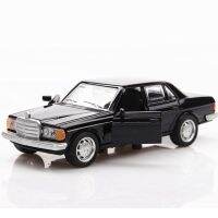 1/36 Bens W123รถจำลองของเล่นโมเดล S E-Class รถออโต้คลาสสิคสีดำ2ประตูเปิดดึงกลับแบบของเล่นโมเดลสำหรับเด็ก