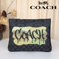 Coach ใหม่กระเป๋าคลัทช์ผู้ชายแฟชั่นคลัทช์บางC Letter Graffitiความจุมาก31515