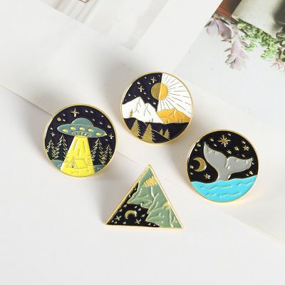 Outdoors Enamel Pin Day and Night Ocean Mountain Metal Alloy Badges Brooches for Women Men Gift for Travel Lover Whholesale