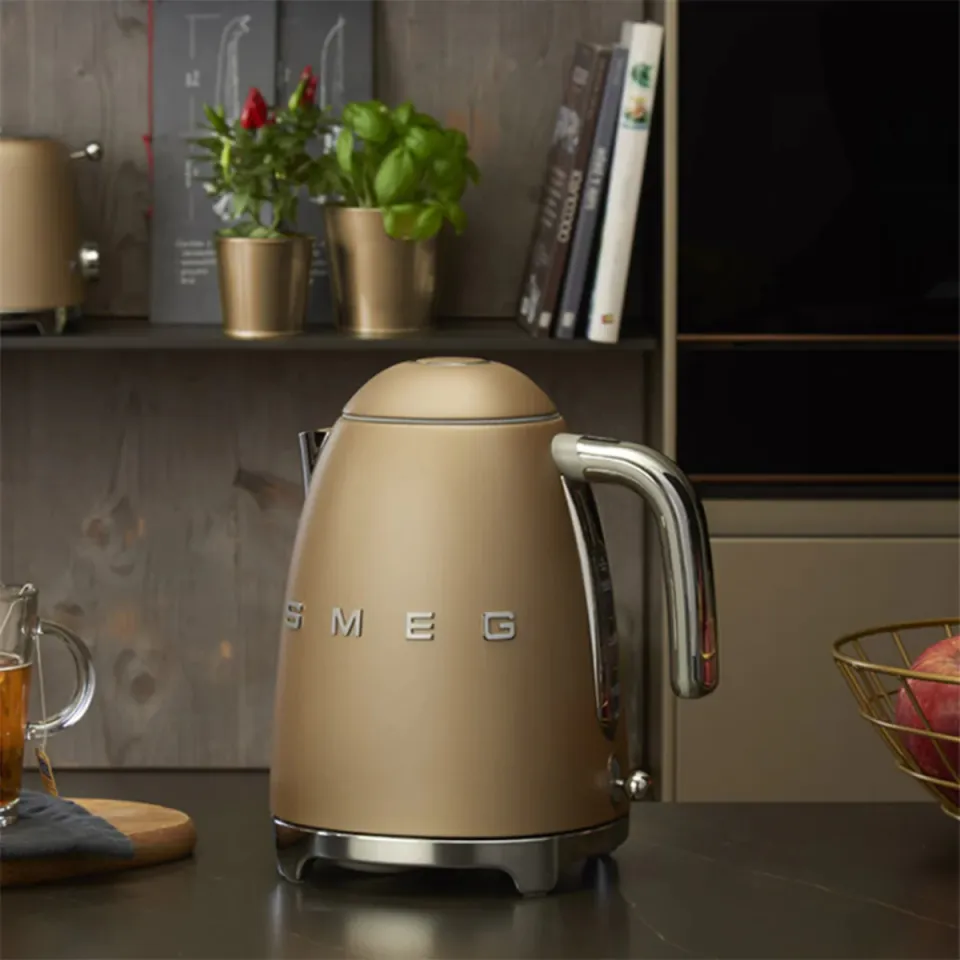 Smeg 50s Retro Style Design Aesthetic Electric Kettle, Rose Gold