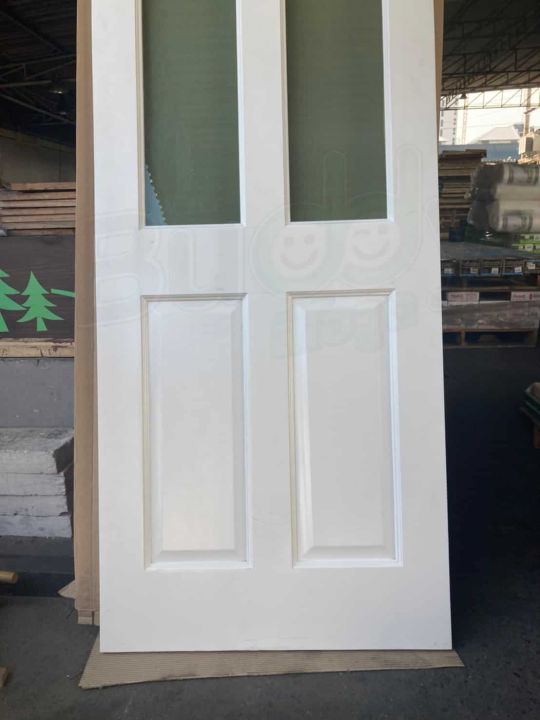 ประตูไม้สยาแดง-ทำสีขาวสำเร็จ-ลูกฟัก-2-ตรง-กระจก-2-ช่อง-i-ขนาด-3-3x80x200-ซม-leowood