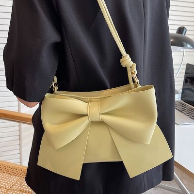 Fashionable feeling bowknot small bag female 2022 new web celebrity one shoulder alar package inclined shoulder bag