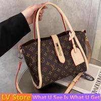 (ขายดี) LV กระเป๋าทรงสี่เหลี่ยมมีหูหิ้วสะพายไหล่สำหรับผู้หญิงลดราคาเดิมแท้2022ใหม่แฟชั่นเกาหลีกระเป๋าถือแบบซิปความจุขนาดใหญ่กระเป๋าเครื่องสำอางกระเป๋าสะพายไหล่กระเป๋าช้อปปิ้ง