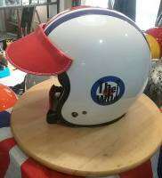 หมวกกันน็อก Dad Helmet /สีขาว คาดลายสติ๊กเกอร์/เบอร์ L/ สายรัดคางและแก๊ปหน้าหุ้มหนังแท้สีแดง