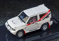 Inno64 1:64 Mitsubishi Pajero Evolution White