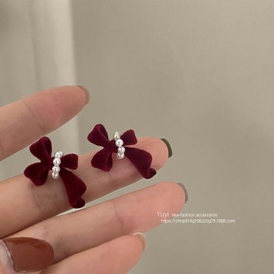 [COD] Wine red velvet bow pearl earrings 2022 autumn and winter new niche design high-end flocking
