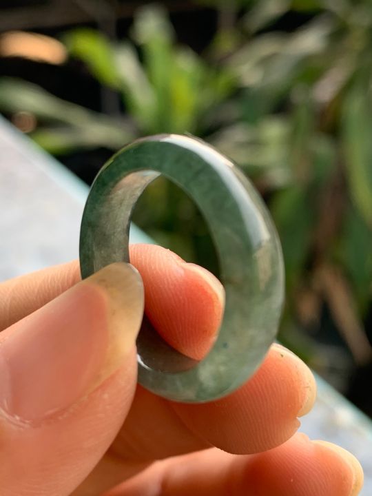 แหวนหยกสีเขียว-หยกแท้-100-ไม่ผ่านการปรับปรุงคุณภาพ-natural-untreated-green-jadeite-ring-type-a