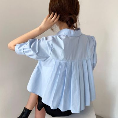 [Spot] Summer new back sneaky design pleated design short shirt womens short-sleeved shirt 2023