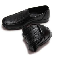 รองเท้าผู้ชาย รองเท้าบุรุษ size39-44（สีดำ）รุ่น CDMA56