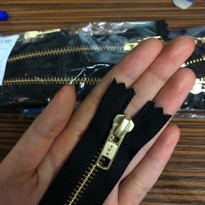 ซิปยีนส์ดำ YKK ฟันขนาด เบอร์ 5(มีพร้อมส่งทุกไซส์ 4 นิ้ว - 7 นิ้ว)