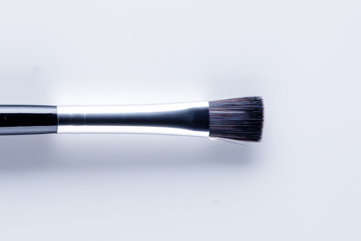 lady-q-nose-hightligh-brush-แปรงไฮไลท์จมูก-สีดำ-lq-020