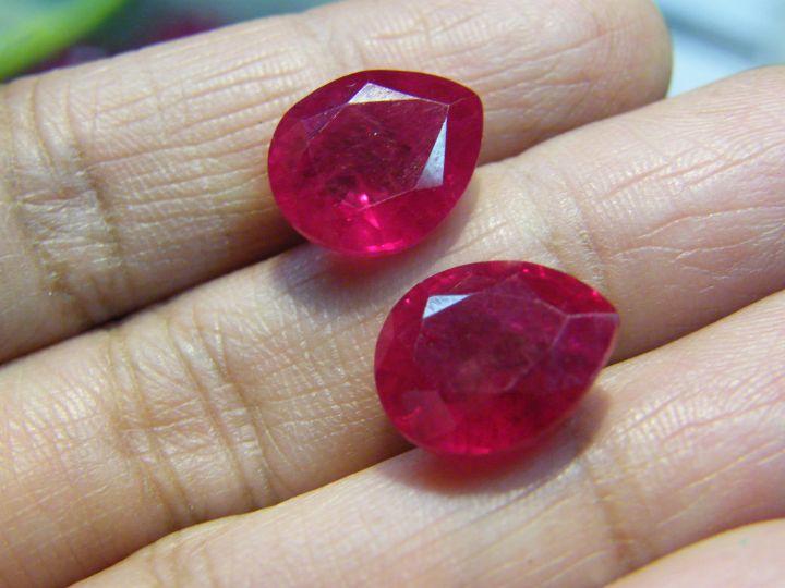 ทับทิมของเทียม-สีแดง-pear-shape-ทับทิมของเทียม-สีแดง-man-made-created-ruby-top-gemstone-ทับทิม-2-เม็ด-ขนาด-10x14-มิล-17-กะรัต