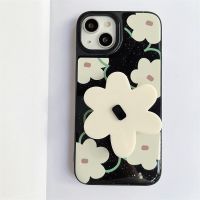 เหมาะสำหรับ iPhone 14 Pro Max/ iPhone 13 Pro/ iPhone 12 Pro Max ลวดลายดอกไม้สีขาวแบรนด์ + เคสโทรศัพท์ตั้ง