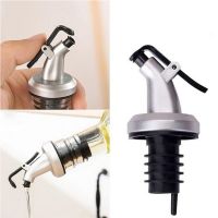 【LZ】▬  Vazamento-Proof Despeje Bicos Pulverizador Bico Licor Oil Dispenser Rolha De Garrafa De Óleo Com Tampa Anexada Para Vinho De Vinagre De Molho De Soja 3Pcs