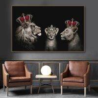 Royal Animal Family Canvas Art - Lion King And Queen Wearing Crowns - Perfect Wall Decor For Home Living Room-พิมพ์โปสเตอร์คุณภาพสูง