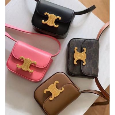 Mini bag in the spring of 2022 with one shoulder inclined shoulder bag senior feeling female mini tofu bag small bread