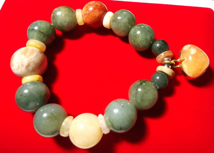 หยกเจไดต์-jadeite-สร้อยข้อมือหยกพม่า-4-สี-และไม้กลายเป็น-พร้อมจี้ห้อยทรงหัวใจ