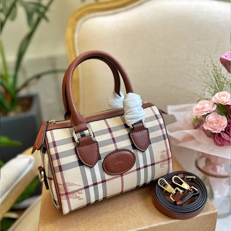 High-end Gift Box] Original Burberry New Pillow Bag Luxury Leather