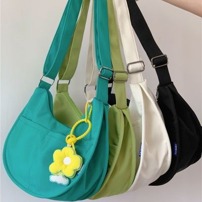 【Candy style】 กระเป๋าสะพายไหล่ กระเป๋าเมสเซนเจอร์ ผ้าแคนวาส จุของได้เยอะ แบบเรียบง่าย แฟชั่นเรียบง่าย สไตล์เกาหลี สําหรับผู้หญิง และนักเรียน