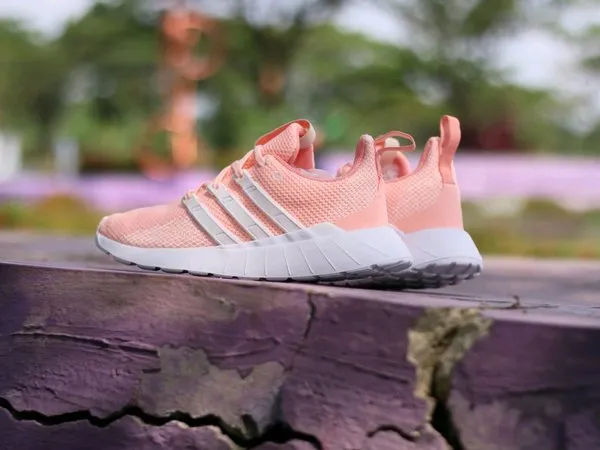 adidas questar flow peach