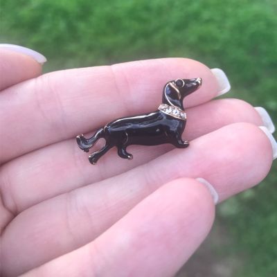 Sausage Dog Brooches For Women Men Suit Decor Animal Coat Pins Rhinestone Fashion Jewelry Enamel Accessories Ornaments Corsages