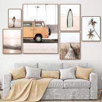 Nordic Orange Bus Beach Sea Coconut Tree Surfing Wall Art ภาพวาดผ้าใบสำหรับห้องนั่งเล่น