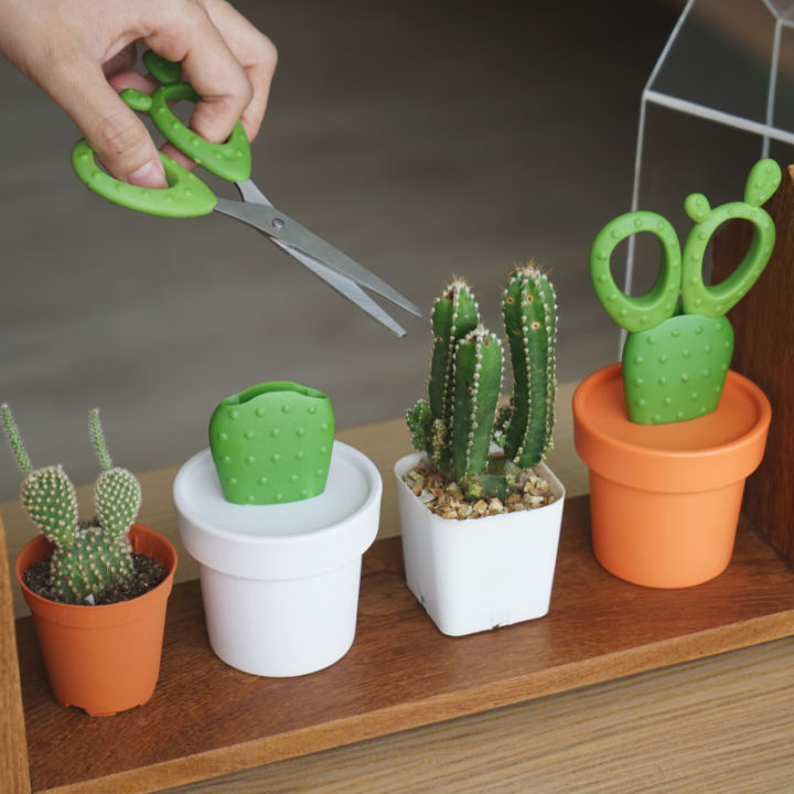 กรรไกร-รูปทรงต้นกระบองเพชร-สำหรับออฟฟิศสำนักงานโต๊ะทำงานโต๊ะคอม-สุดชิค-กรรไกรน่ารัก-กรรไกรดีไซน์-qualy-cactus-scissors-scissors-container