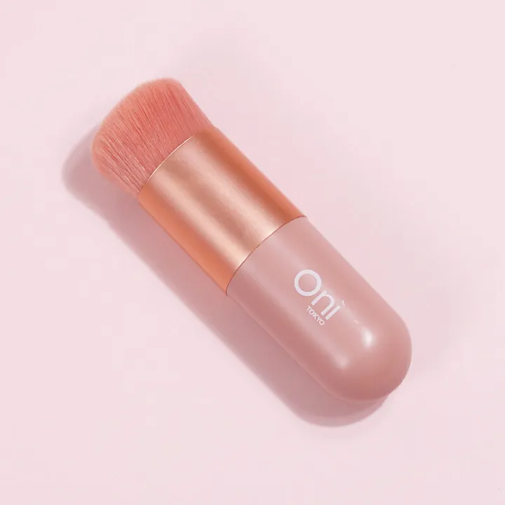 oni-round-foundation-brush-sakura-pink