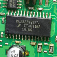 1ชิ้นล็อต MCZ33742SEG ชิปต้นฉบับใหม่รถ IC W212ล็อคหัวซ่อม