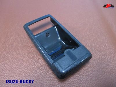 ISUZU "RUCKY" "ROCKY" OPEN INNER HANDLE SOCKET LH&amp;RH SET "BLACK" (1 PC.) // เบ้ารองมือเปิดใน ใช้ได้ทั้ง ซ้าย และ ขวา สีดำ (1 อัน) สินค้าคุณภาพดี