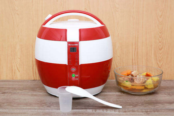 Nồi cơm điện 1.8 lít loại cơ Kangaroo KG835