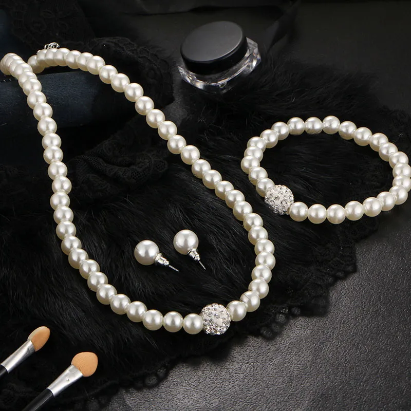 Discover 168+ fake pearl necklaces for decorating best vova.edu.vn