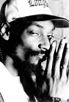 โปสเตอร์ Snoop Dogg สนูปด็อกก์ Rapper แร็พเปอร์ Hip Hop ฮิปฮอป Music Poster รูปภาพ ของสะสม ของแต่งบ้าน ของแต่งห้อง โปสเตอร์แต่งห้อง โปสเตอร์ติดผนัง 77poster