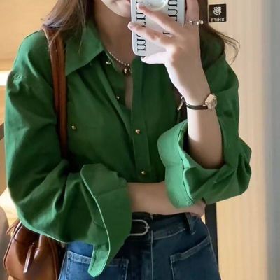 เสื้อเชิ้ตผ้าลูกฟูกสีเขียวแขนยาวของผู้หญิง,เสื้อเสื้อแขนยาวบางผ้าลูกฟูกสีเขียวอเนกประสงค์สไตล์เกาหลี
