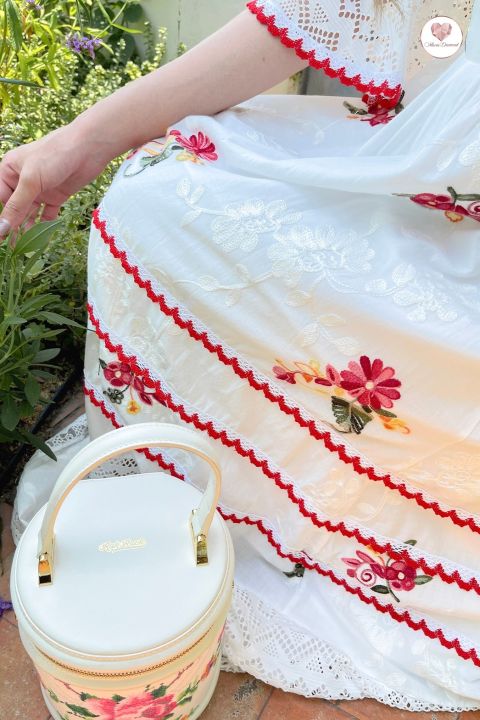 keep-love-vintage-เดรสวินเทจงานปักละเอียดสวยสุดๆสีขาวเเมทซ์ง่ายใส่ได้หลายโอกาสสายวินเทจควรเก็บ