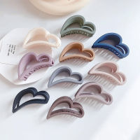 Woman Hollow Heart Hair Claws Soild Color Hair Clips Girls Hair Accessories