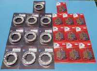 ผ้าเบรดแพ็คคู่〈10คู่〉สุดคุ้ม(ดิสเบรคหน้า+ดรัมเบรคหลัง)(หน้าดิสw110i+หลังwave110iทุกรุ่นw125i) ยี่ห้อS. R.E  สามดาวแพ็คดำ